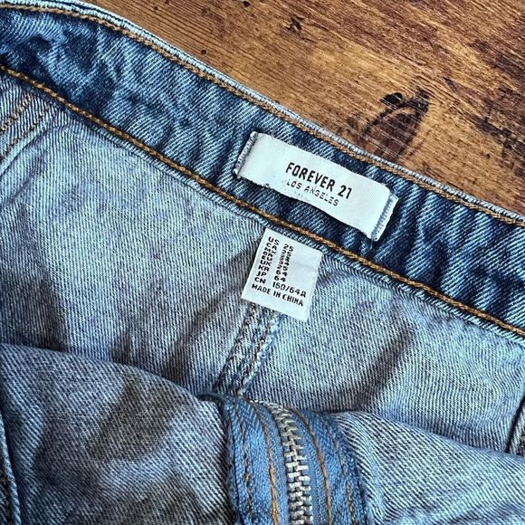 ForeverΒ 21 Front Zip Up Denim Mini Skirt Size 25 π - Picture 5 of 6